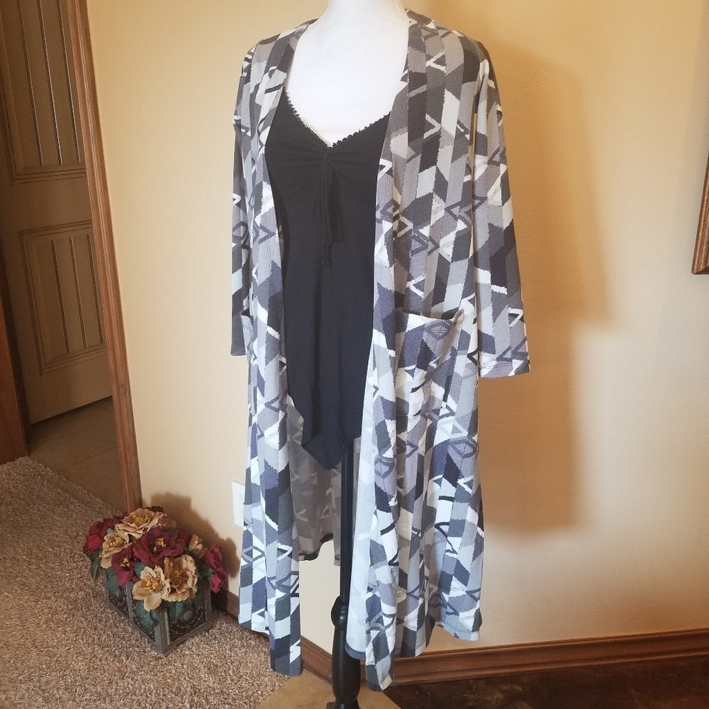 Lularoe XS Sarah - Picture 2 of 2